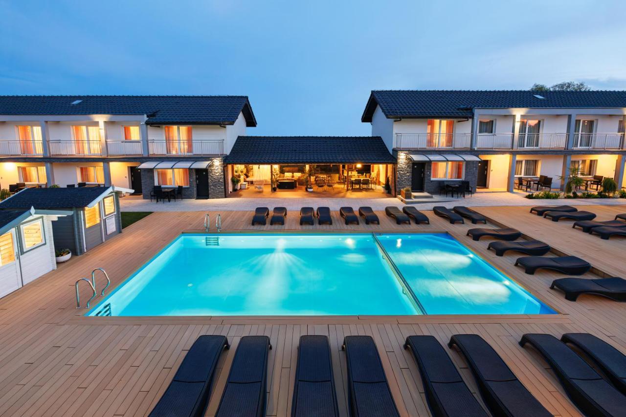 Seo2 Rewal - Apartamenty Z Osobnym Wejsciem, Grzany Basen, Darmowe Sauny, Parking, Grill, Wifi Luaran gambar
